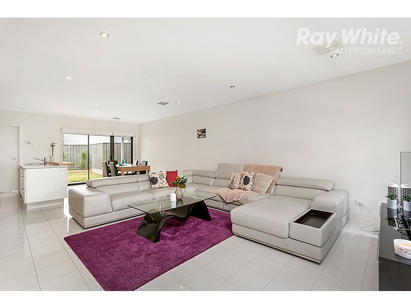 11 Jubilee Boulevard, Waterways VIC 3195