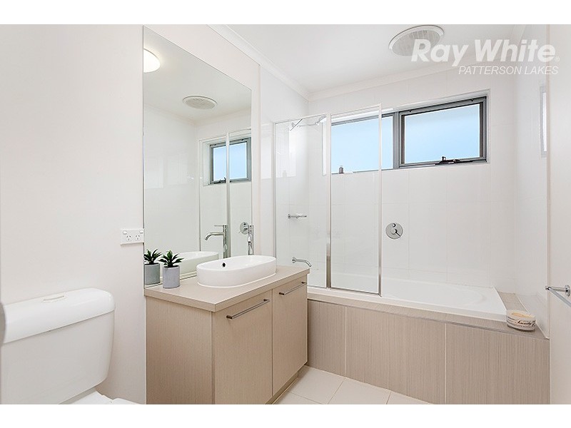 11 Jubilee Boulevard, Waterways VIC 3195