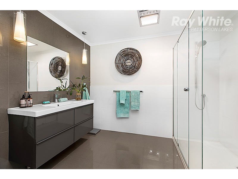 3 Palm Beach Drive, Patterson Lakes VIC 3197