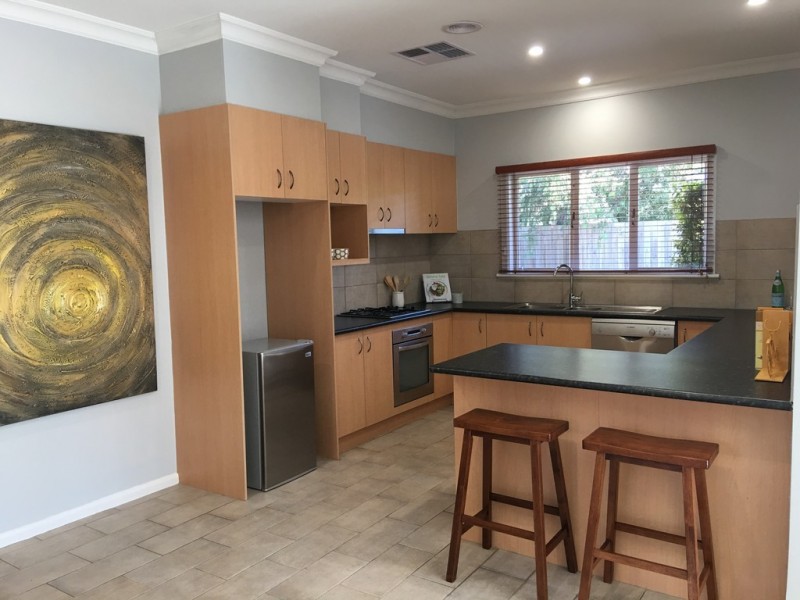 5 Graham Road, Carrum VIC 3197