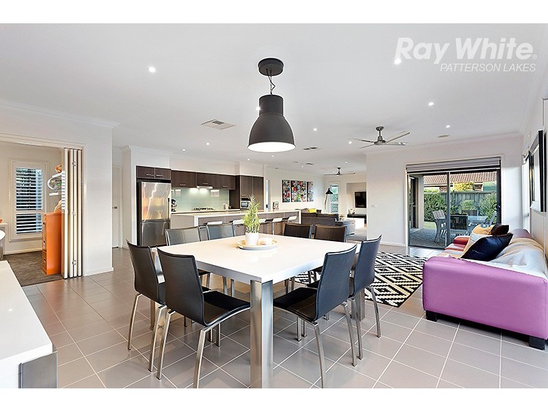 4 Artesian Place, Waterways VIC 3195