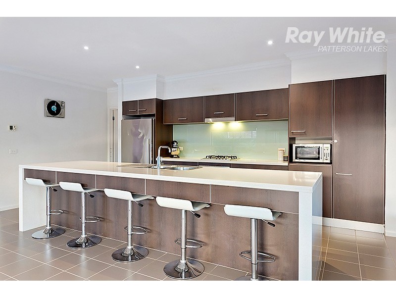 4 Artesian Place, Waterways VIC 3195