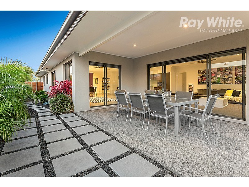 4 Artesian Place, Waterways VIC 3195