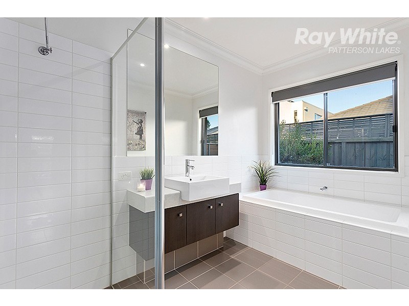 4 Artesian Place, Waterways VIC 3195