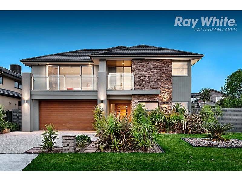 3 Waterside Drive, Waterways VIC 3195