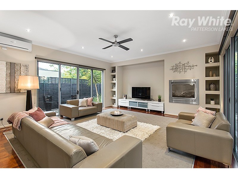 3 Waterside Drive, Waterways VIC 3195