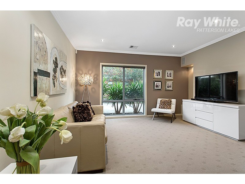 3 Waterside Drive, Waterways VIC 3195