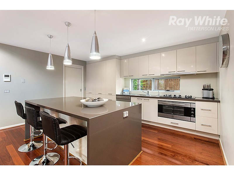 3 Waterside Drive, Waterways VIC 3195