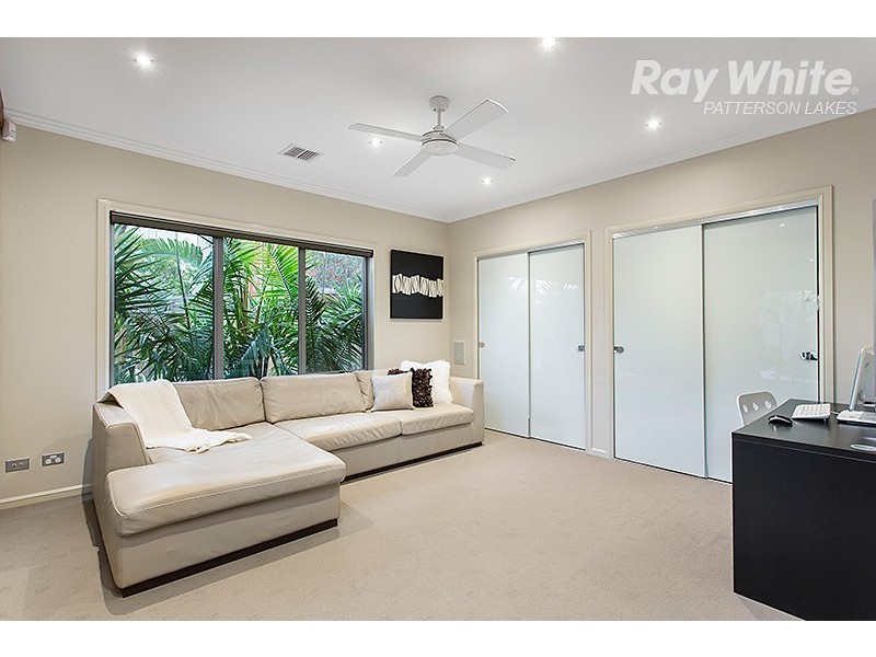 3 Waterside Drive, Waterways VIC 3195