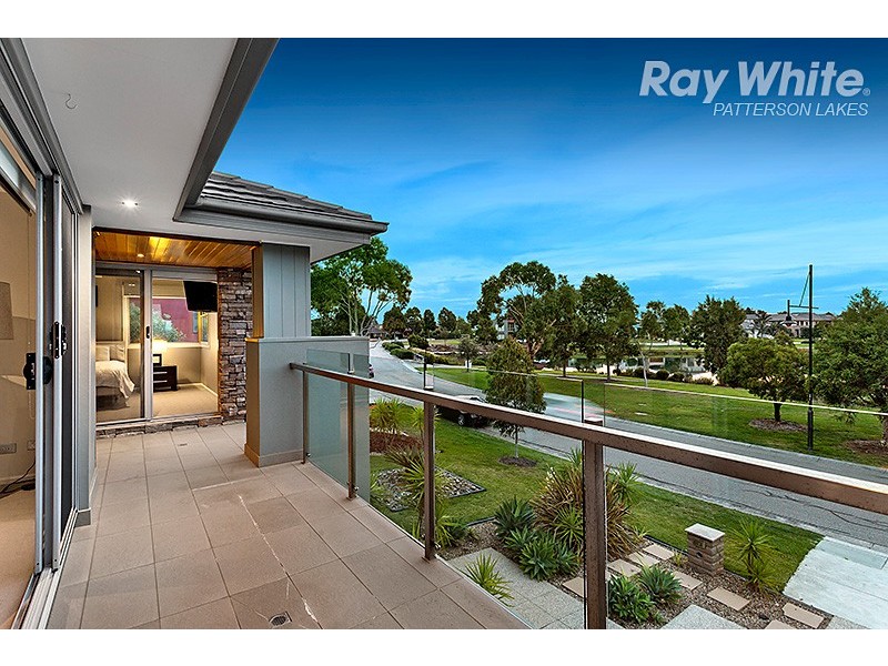 3 Waterside Drive, Waterways VIC 3195
