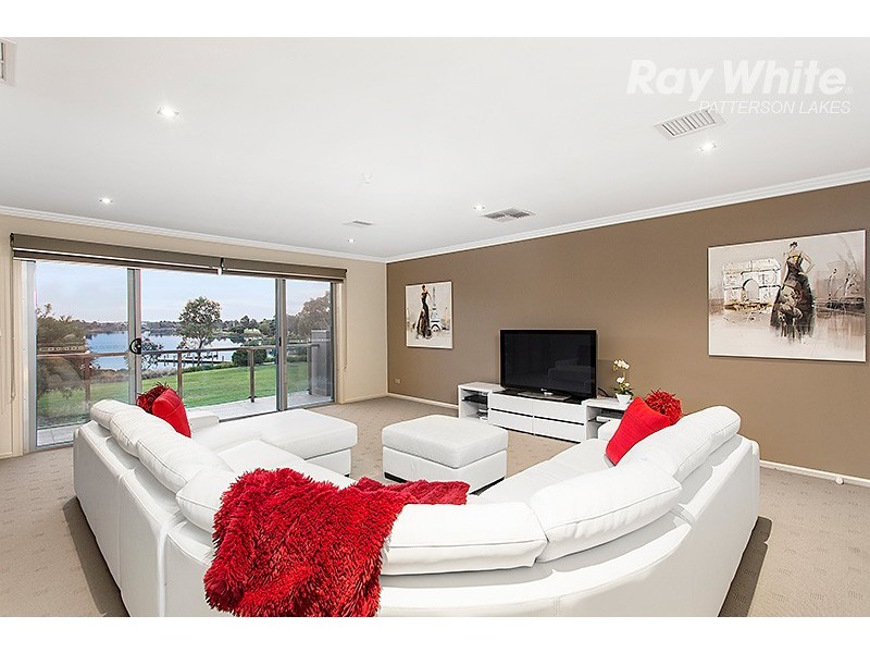 3 Waterside Drive, Waterways VIC 3195