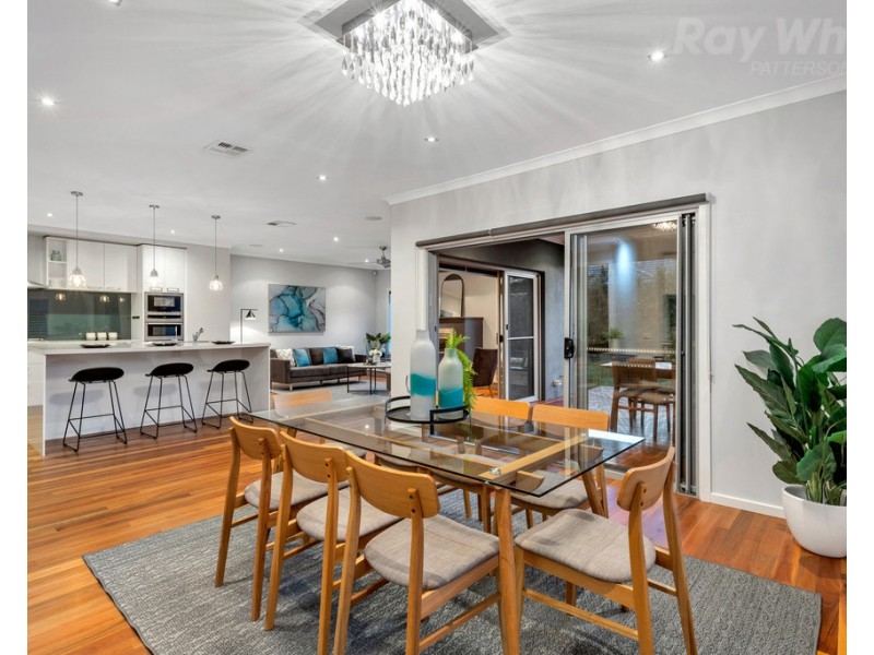 5 Portland Place, Waterways VIC 3195