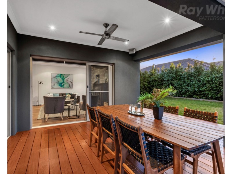 5 Portland Place, Waterways VIC 3195