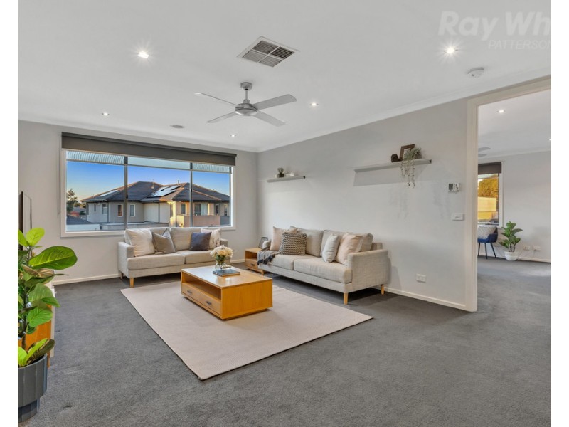 5 Portland Place, Waterways VIC 3195