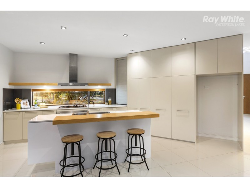 2 Jubilee Boulevard, Waterways VIC 3195