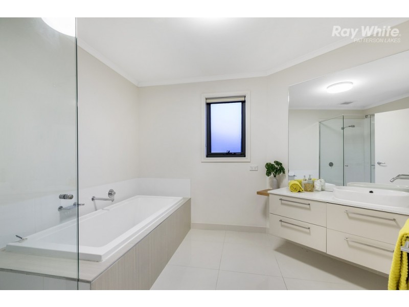 2 Jubilee Boulevard, Waterways VIC 3195