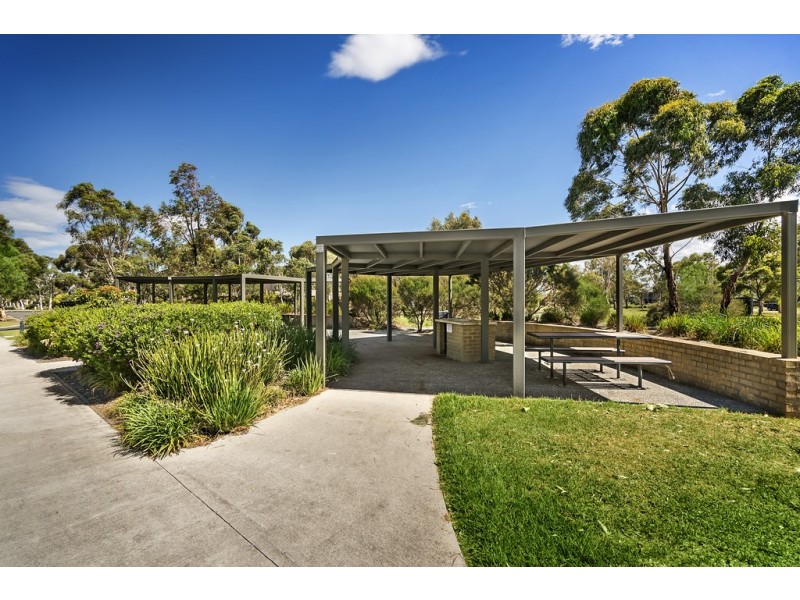 2 Jubilee Boulevard, Waterways VIC 3195