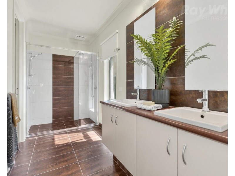 5 Starling Court, Waterways VIC 3195