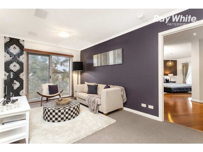 16 Lake King Circle, Waterways VIC 3195