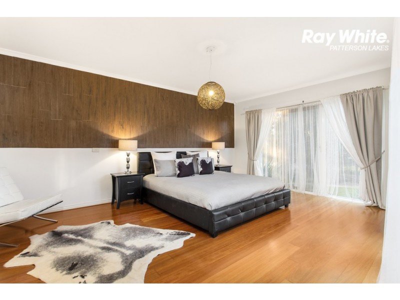 16 Lake King Circle, Waterways VIC 3195