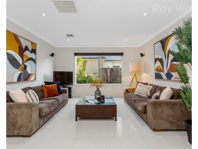 13 Deepwater Drive, Waterways VIC 3195