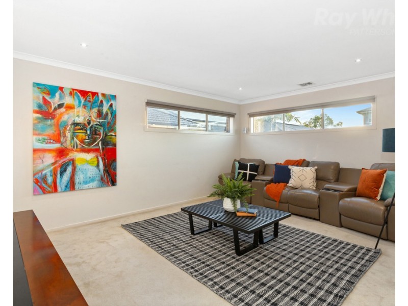 13 Deepwater Drive, Waterways VIC 3195