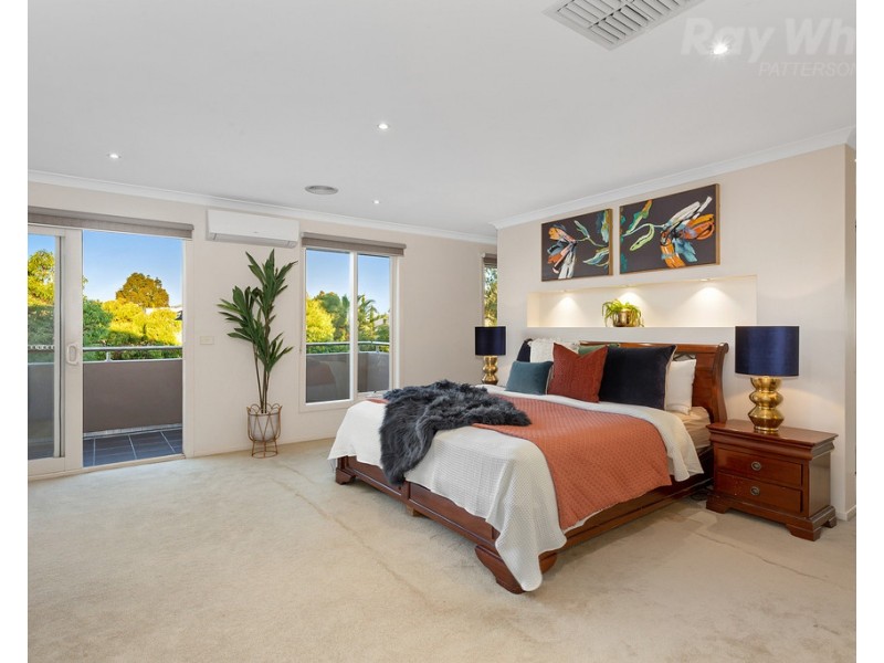 13 Deepwater Drive, Waterways VIC 3195