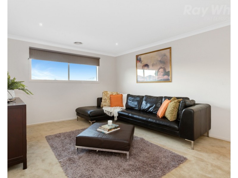 13 Deepwater Drive, Waterways VIC 3195