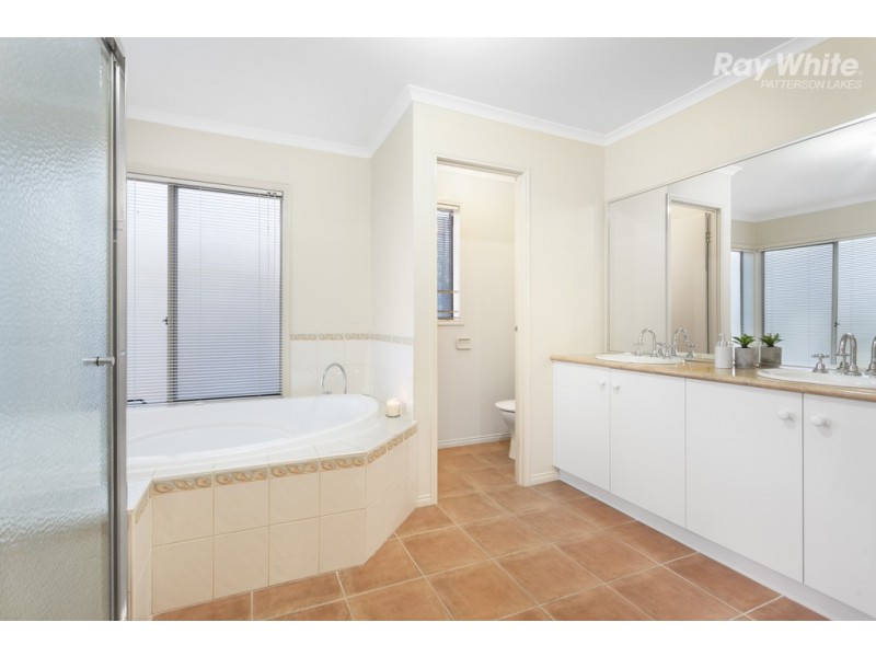 11 Lara Place, Patterson Lakes VIC 3197