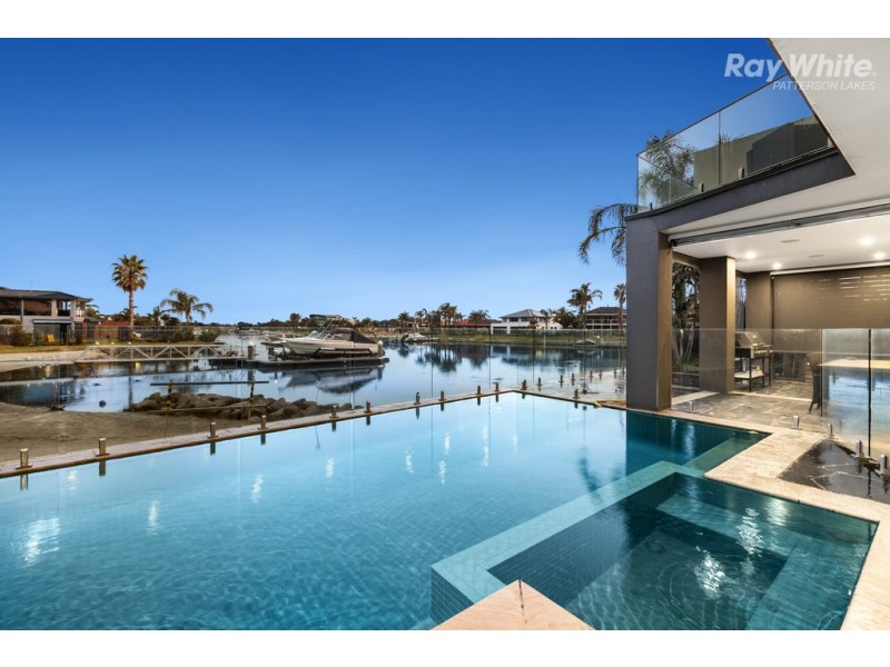 2 Salmon Bay, Patterson Lakes VIC 3197