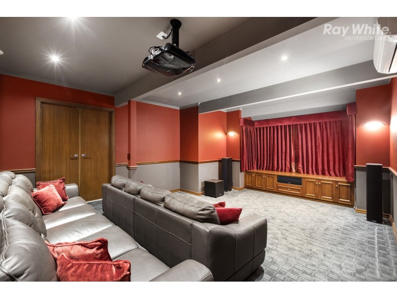 2 Salmon Bay, Patterson Lakes VIC 3197