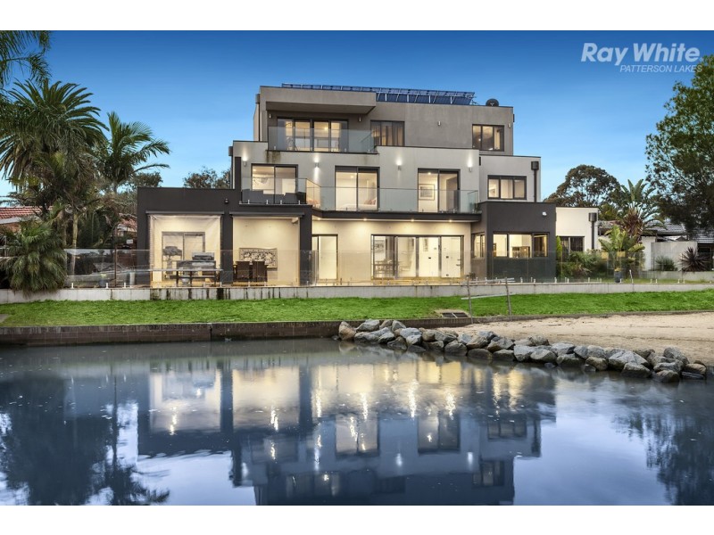 2 Salmon Bay, Patterson Lakes VIC 3197