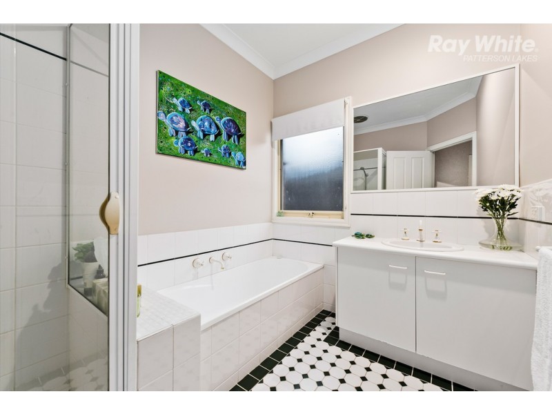 30 Harbour Drive, Patterson Lakes VIC 3197