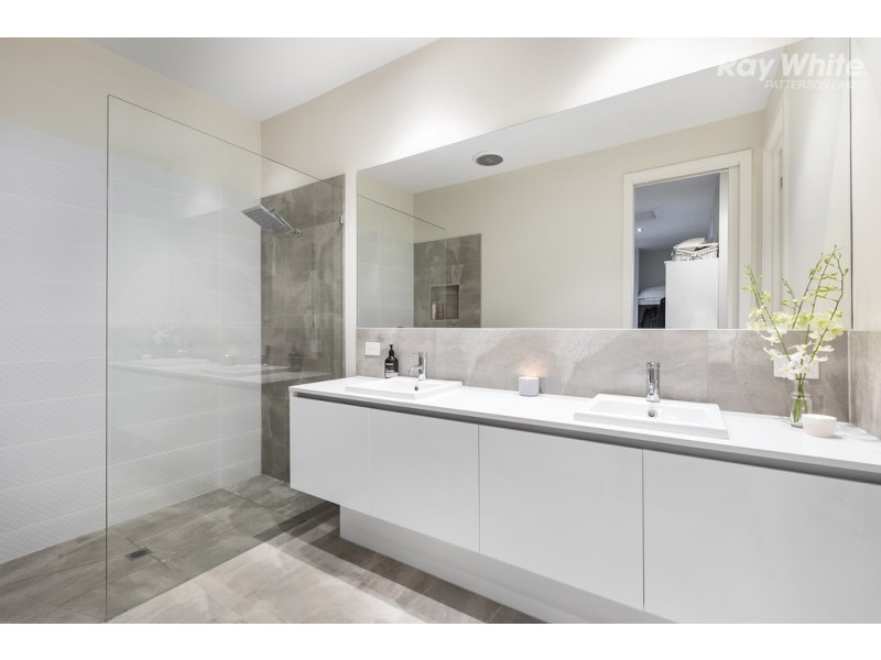 24 Cunningham Crescent, Sandhurst VIC 3977