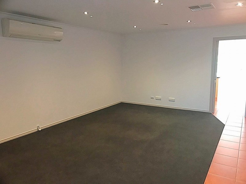 16 Arlene Drive, Skye VIC 3977