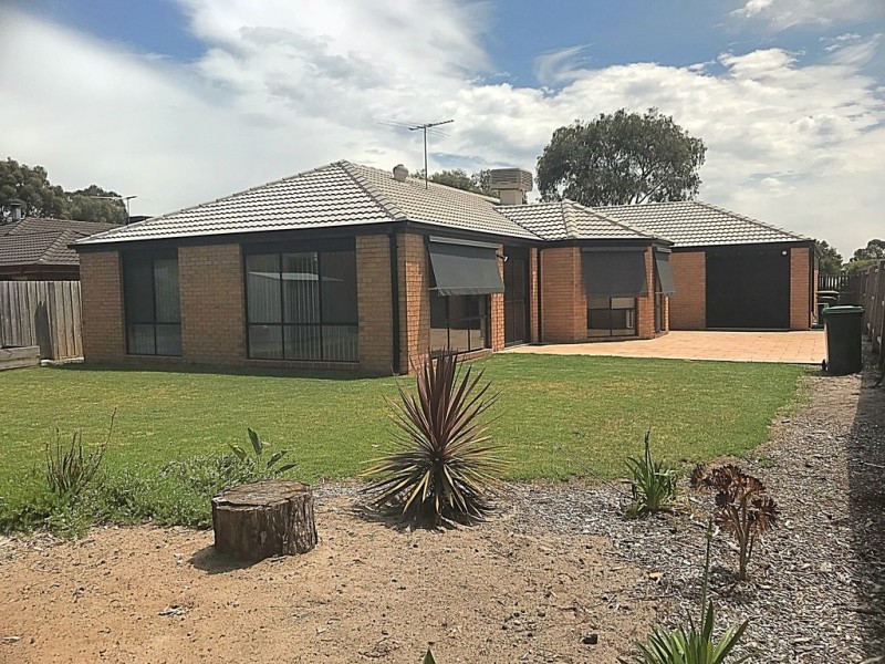 16 Arlene Drive, Skye VIC 3977