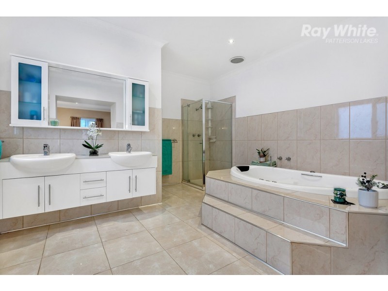 18 Webster Drive, Patterson Lakes VIC 3197