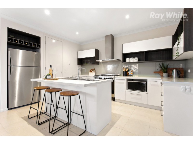 5 Waterlily Court, Waterways VIC 3195