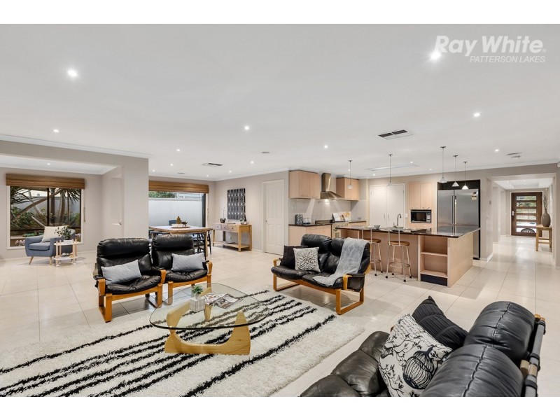 3 Serpentine Court, Waterways VIC 3195