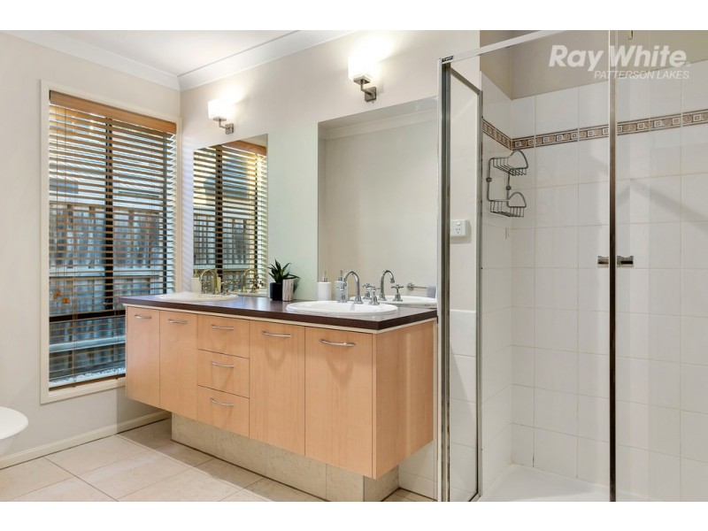 3 Serpentine Court, Waterways VIC 3195