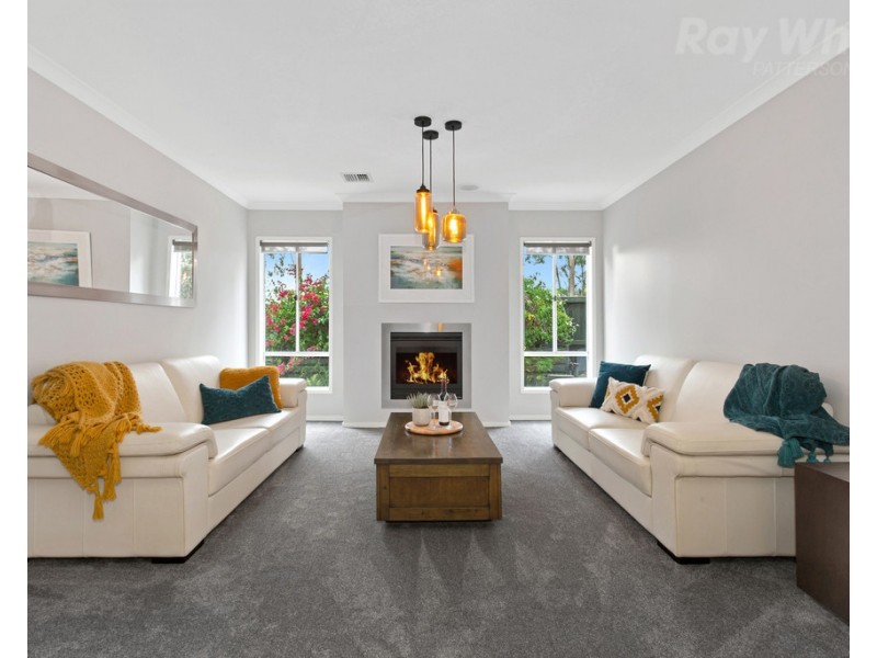 13 Barmah Place, Waterways VIC 3195