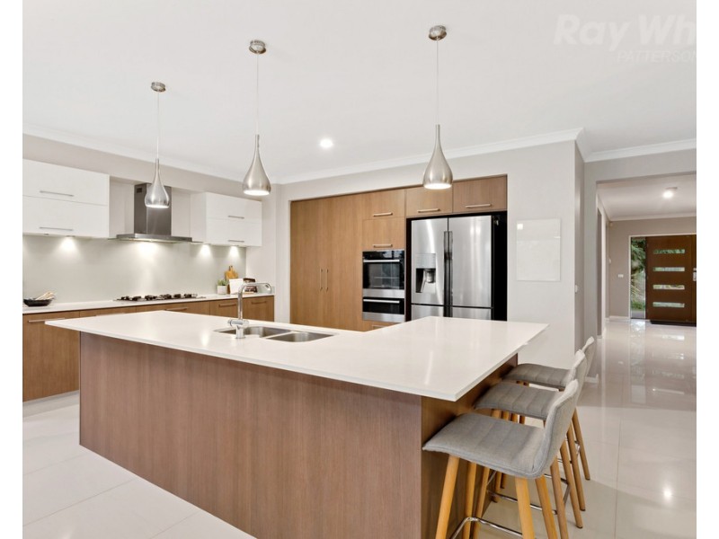 13 Barmah Place, Waterways VIC 3195