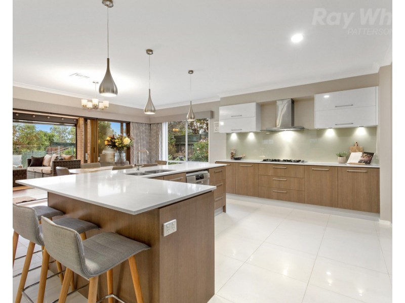 13 Barmah Place, Waterways VIC 3195