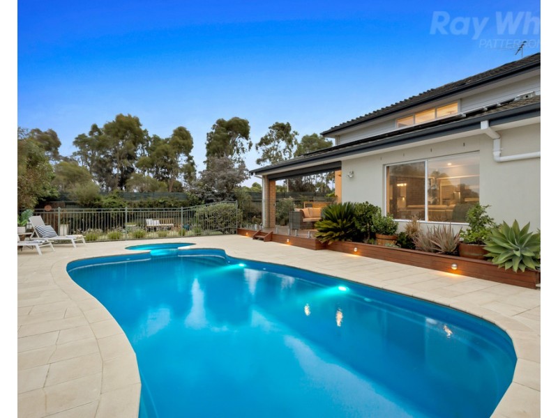 13 Barmah Place, Waterways VIC 3195