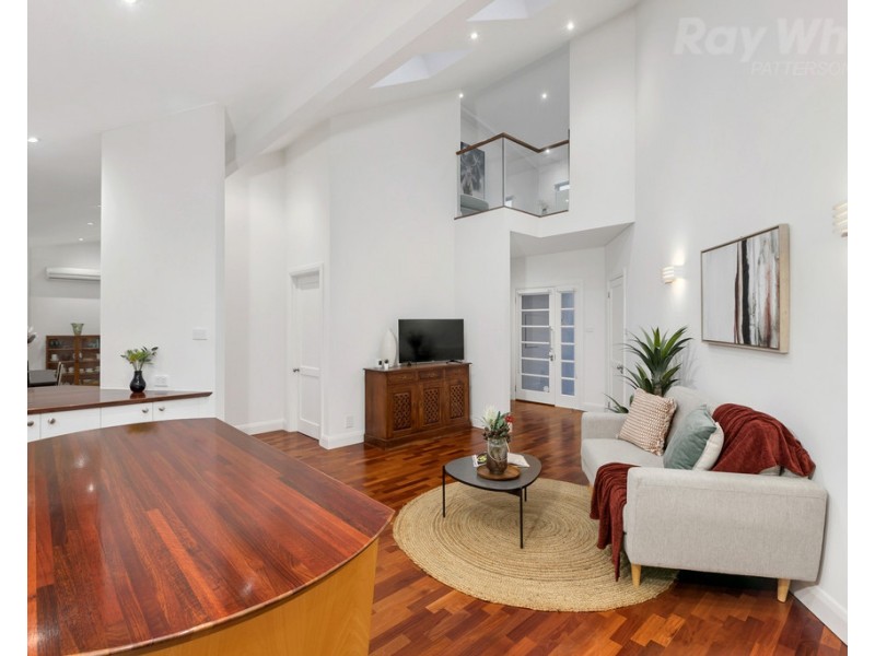 9 Lake King Circle, Waterways VIC 3195