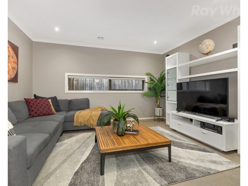 2 Portland Place, Waterways VIC 3195