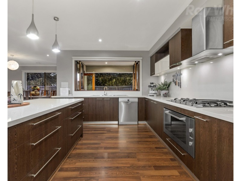 2 Portland Place, Waterways VIC 3195