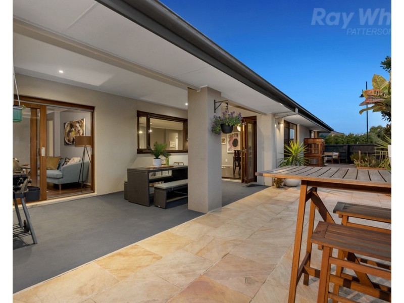 2 Portland Place, Waterways VIC 3195