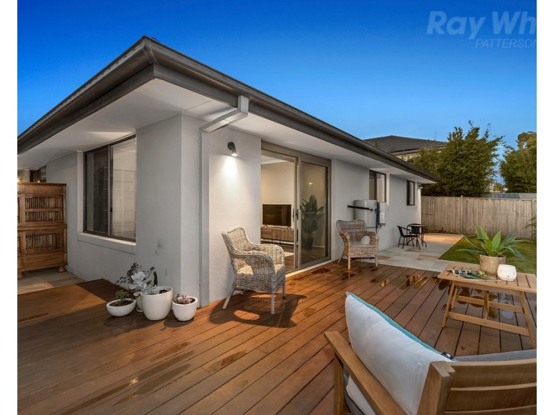 2 Portland Place, Waterways VIC 3195