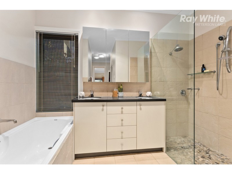 3 Burdekin Boulevard, Waterways VIC 3195
